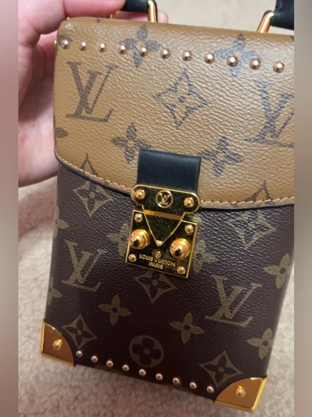 Designer-inspired camera box - Picture 3 of 7